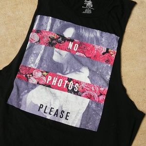 Graphic muscle tank small